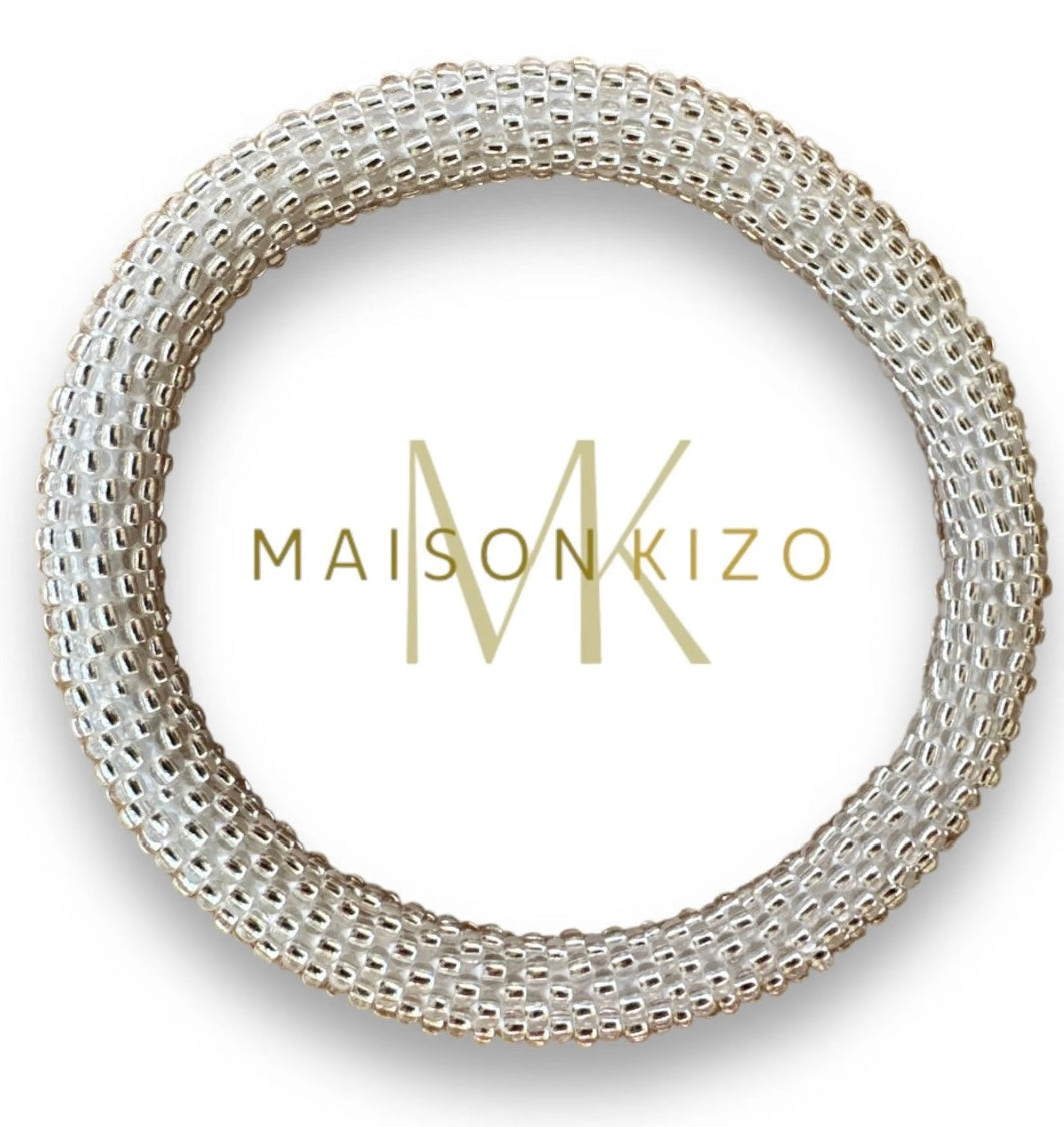 Handgefertigtes Glasperlen Armband glänzend mit schimmernden Silbernen Miyukiperlen.