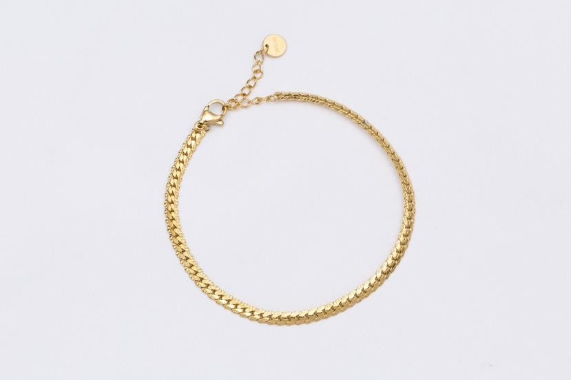 Schlangenketten Armband in gold in fein gearbeiteter Optik.
