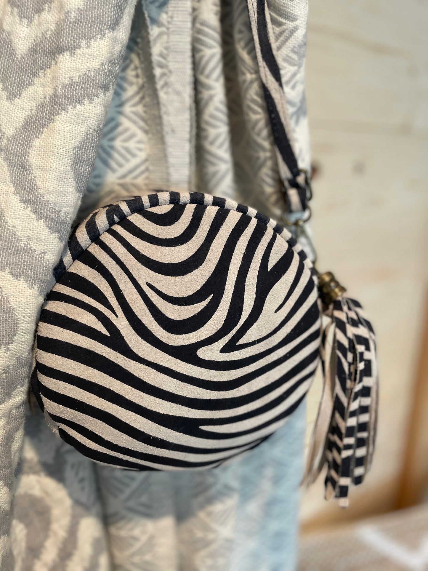 Italienische Echtledertasche Wildledertasche Zebra