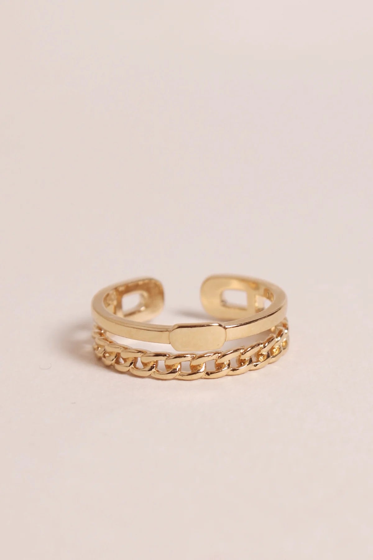 Doppelring ais 3Mikron vergoldeten Messing.Ein glatter und ein Kettenring aneinander gearbeitet zu einem Ring. Hypoallergen und Wasserfest (läuft nicht an)!