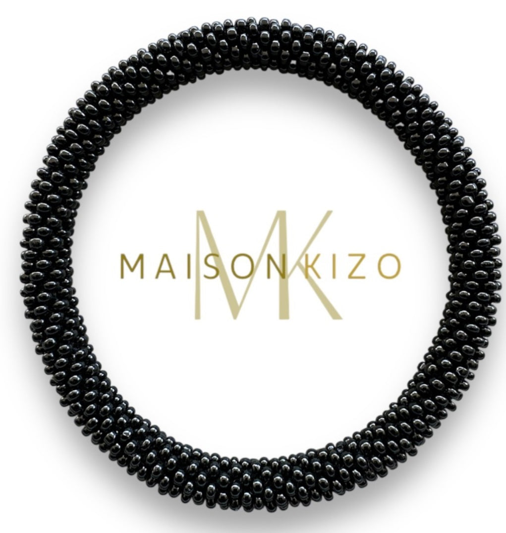 Handgefertigtes Glasperlen Armband in klassischem schwarz.