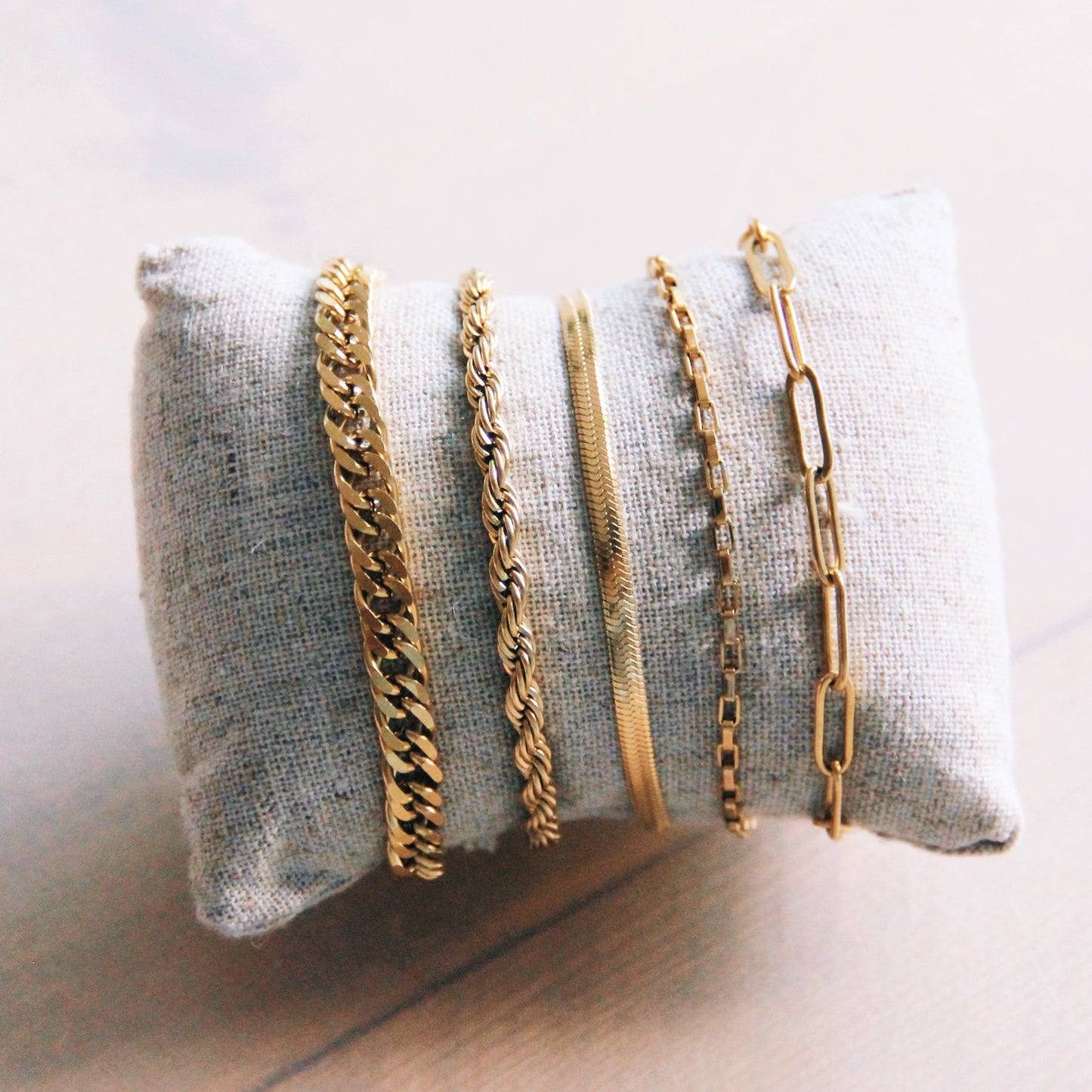 Edelstahl Glieder Armband. Schlicht aber sehr edel. In der Länge variabel verstellbar. Läuft nicht an, Farbecht.