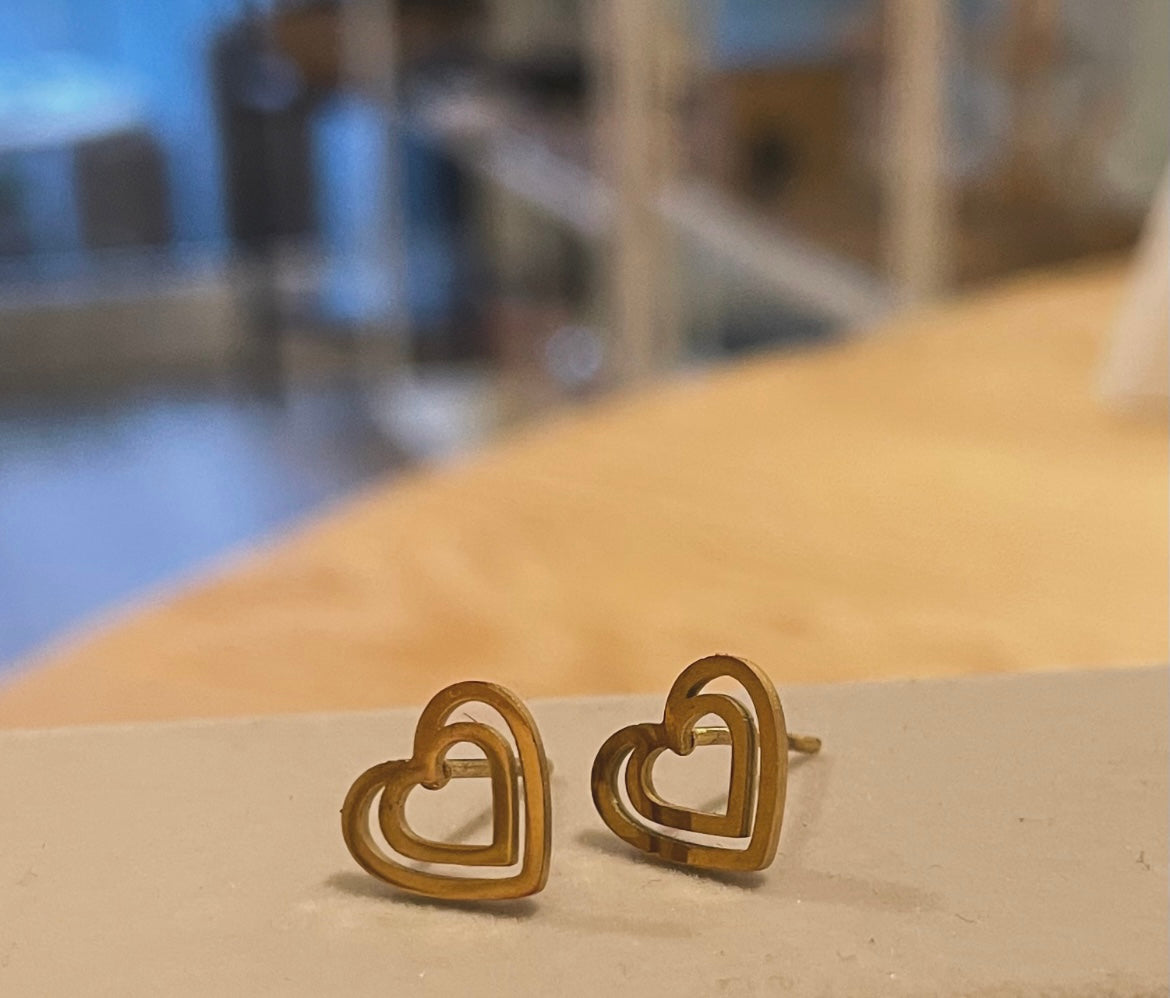 Doppelherzen Ohrstecker 9mm in goldenen Edelstahl!