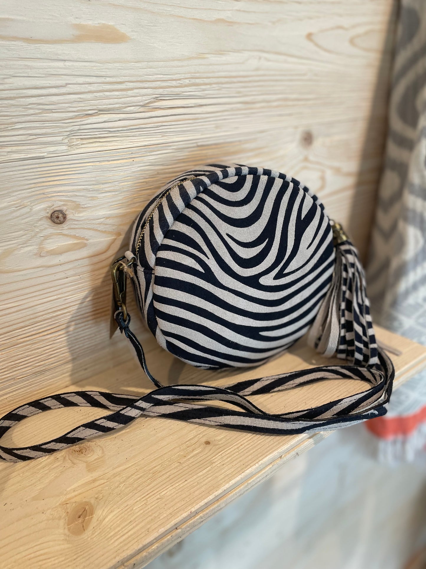 Italienische Echtledertasche Wildledertasche Zebra