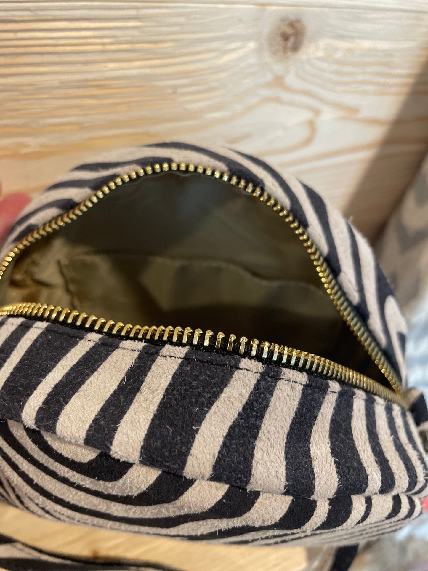 Italienische Echtledertasche Wildledertasche Zebra