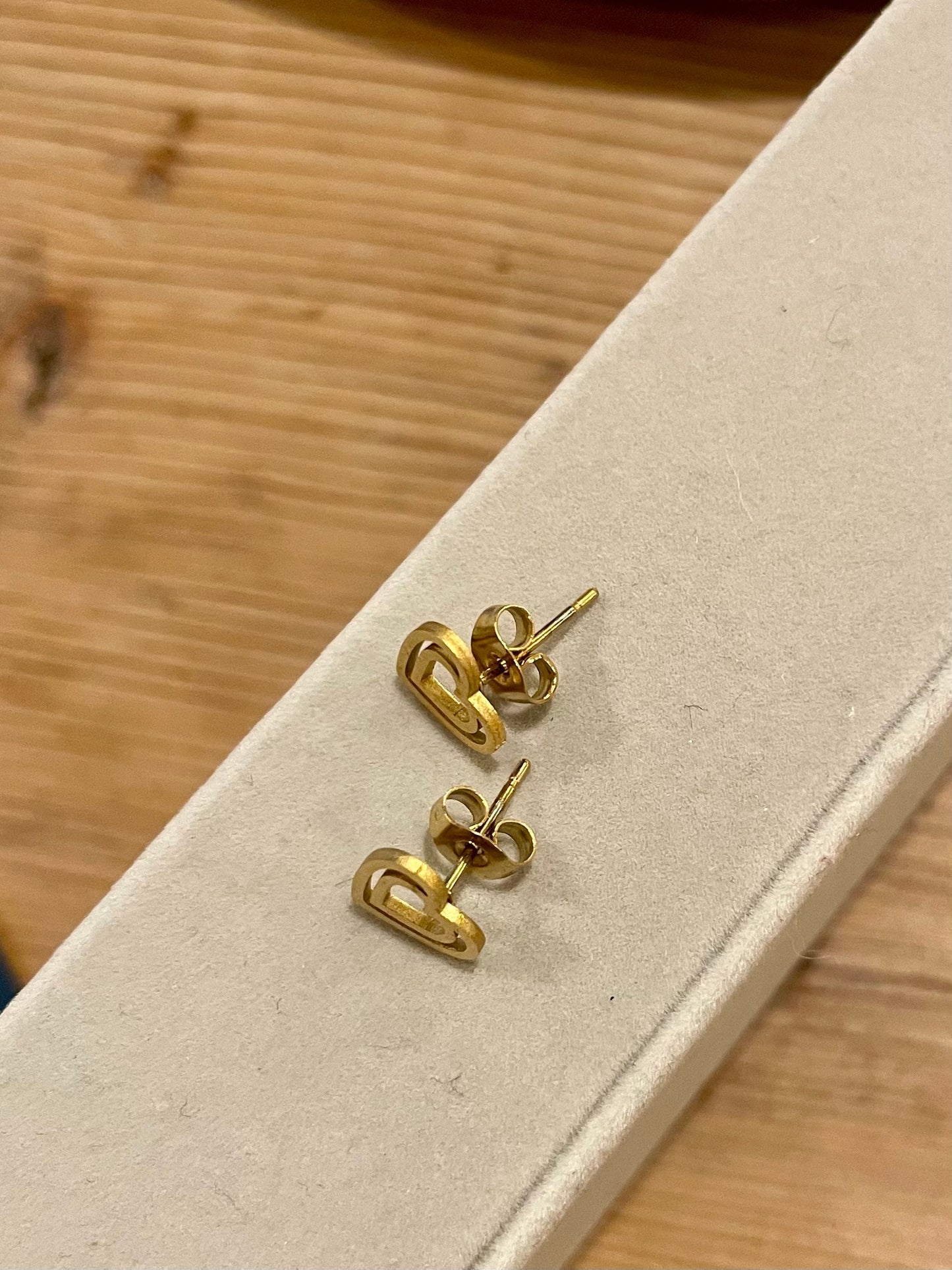Doppelherzen Ohrstecker 9mm in goldenen Edelstahl!