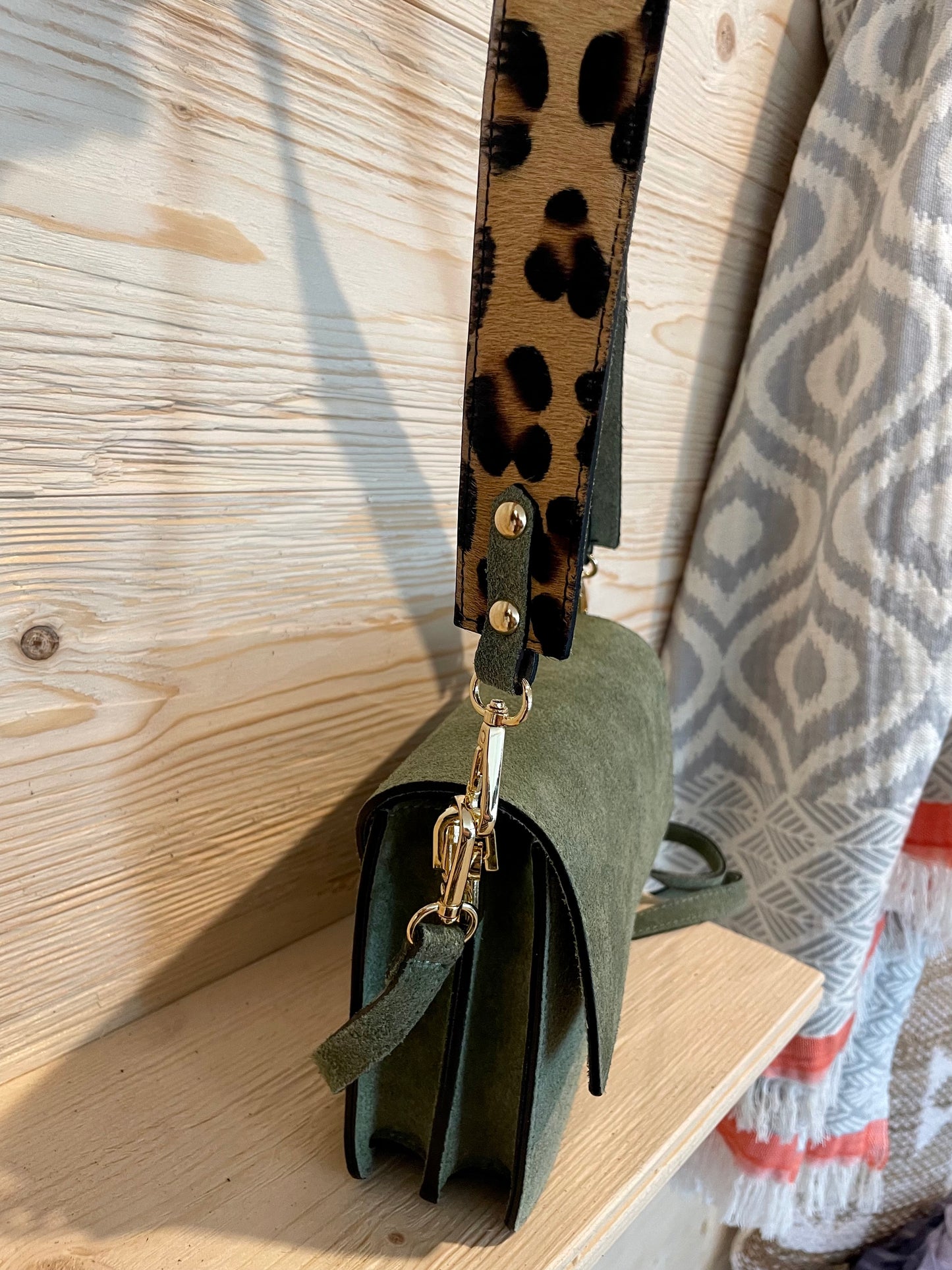 Italienische Echtledertasche Wildledertasche grün