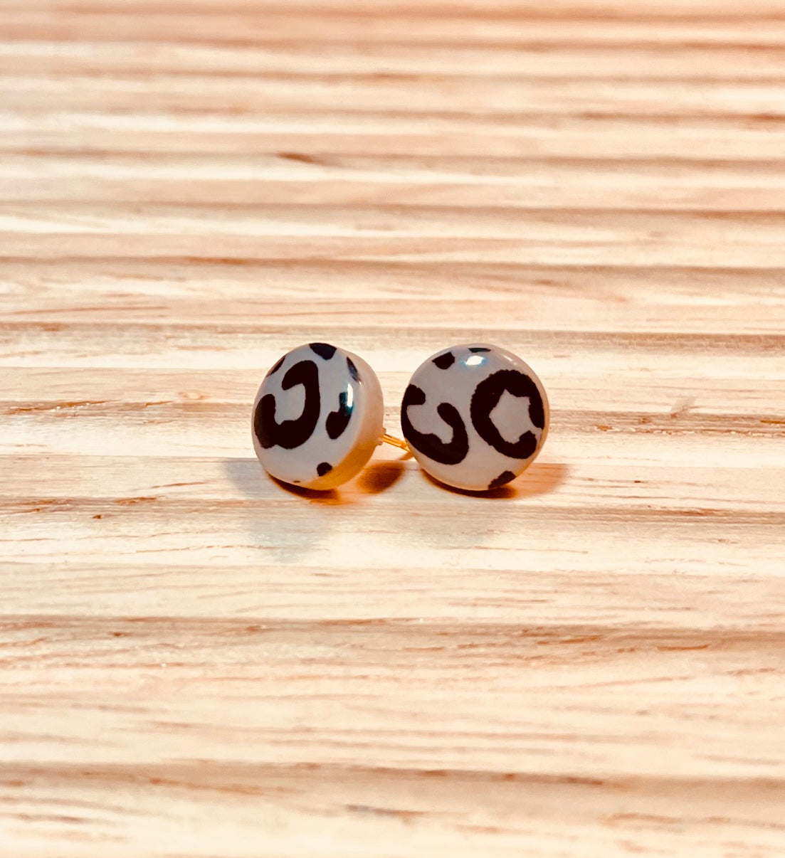 Ohrstecker Leo Taupe