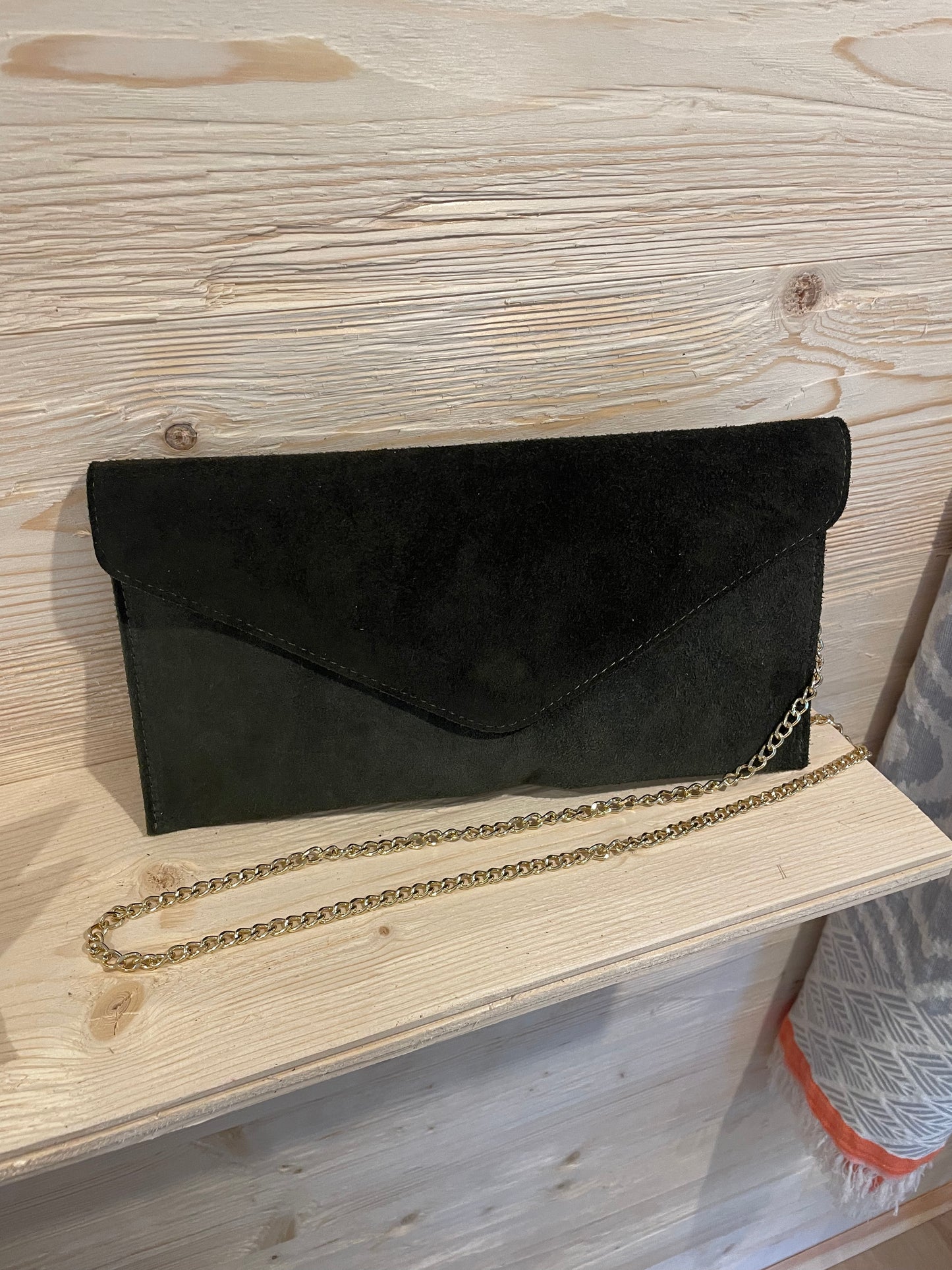 Italienische Echtledertasche Wildleder Clutch dunkel grün
