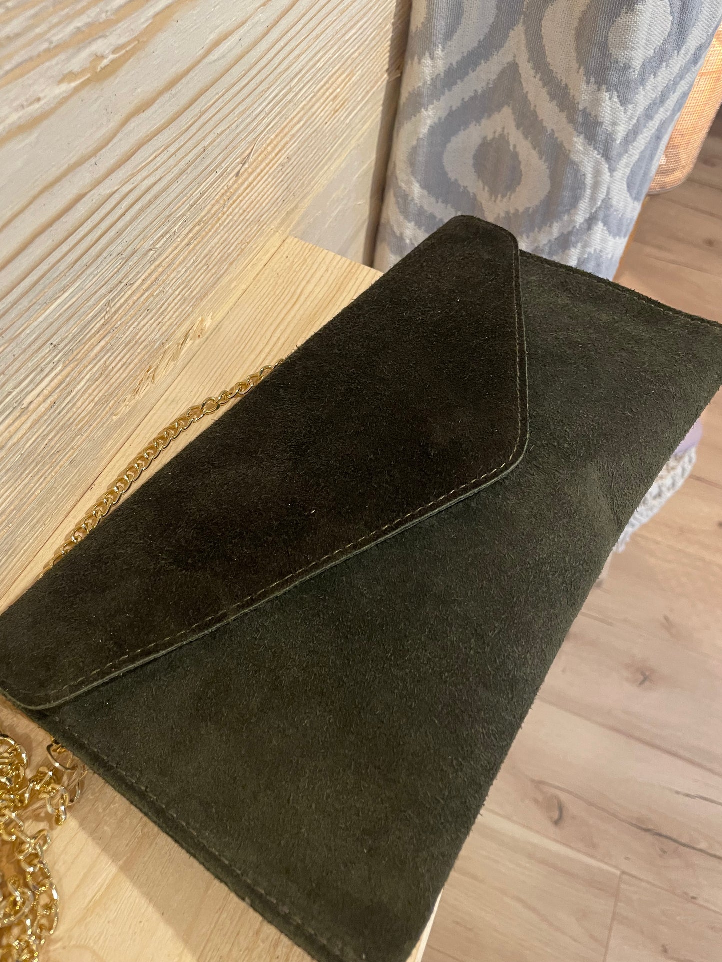 Italienische Echtledertasche Wildleder Clutch dunkel grün