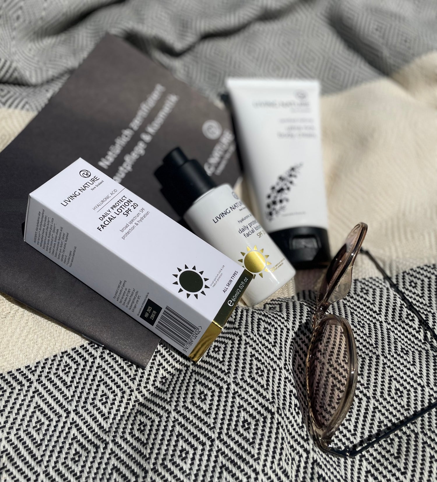 Tagespflege Living Nature LSF 20 for normale bis fettige Haut