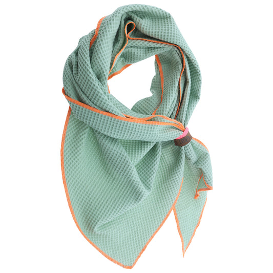 Dreiecks Tuch aus 100% Baumwolle Waffelmuster. In der Farbe mint/orange