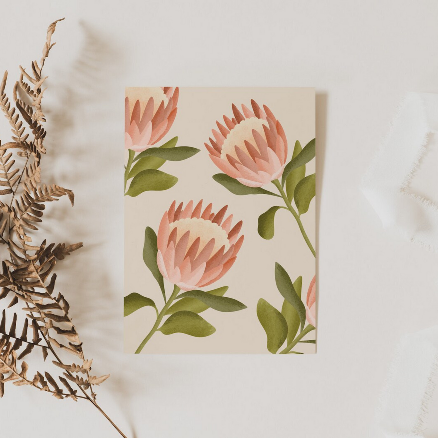 Liebevoll gestaltete Postkarte auf hochwertiges Naturpapier designed in Deutschland. Die karte ist mit wunderschönem Blumenmuster versehen und für jeden Anlass geeignet.