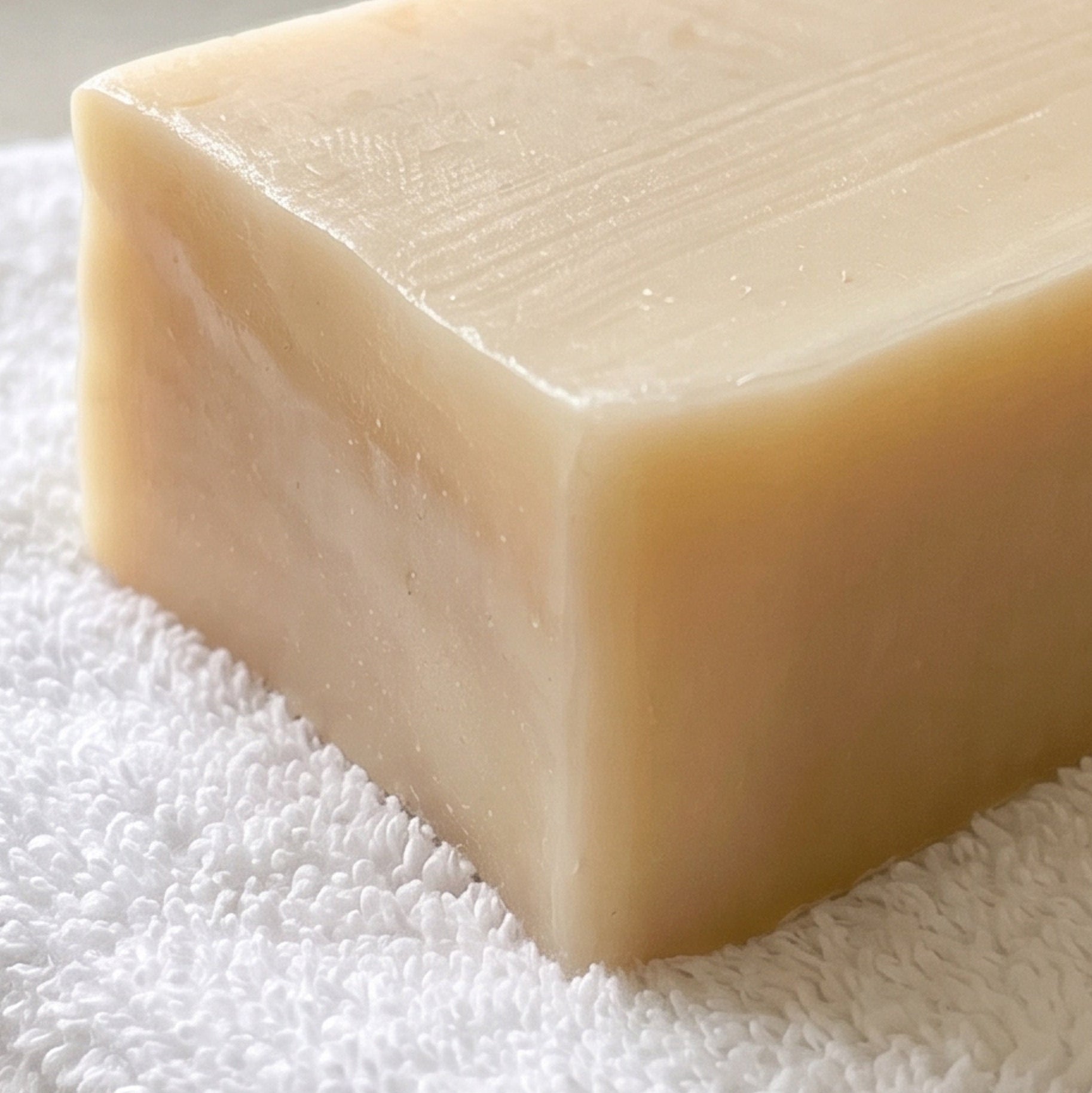 Naturseife Zirbe 100g – frei von Palmöl, Farbstoffen und Mikroplastik