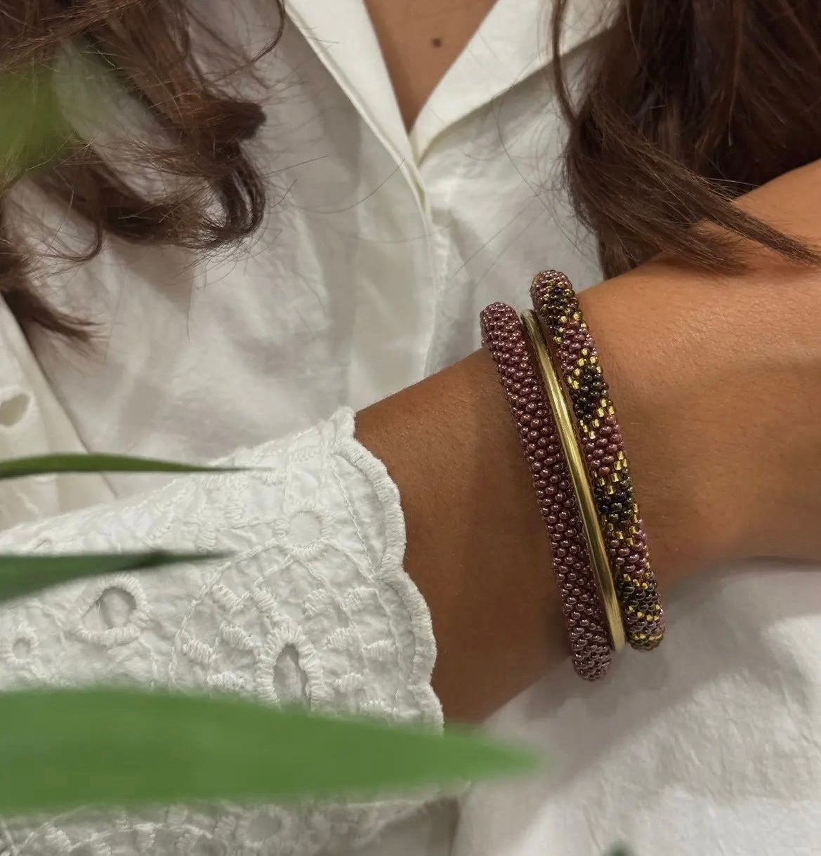 Handgefertigtes Glasperlen Armband aus Miyukiperlen in der Herbstfarbe Beere