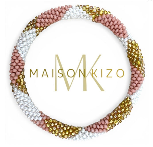 Handgefertigtes Gasperlen Armband aus Nepal mit Miyuki Perlen in nude rose, weß und gold.