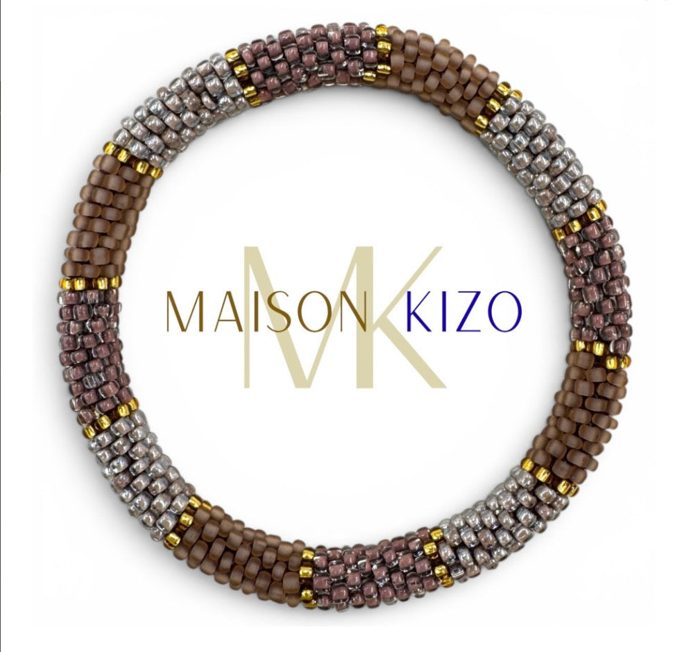 Glasperlenarmband aus Nepal in Hellbraun, Mauve, Hellgrau und Gold – Maison KIZO
