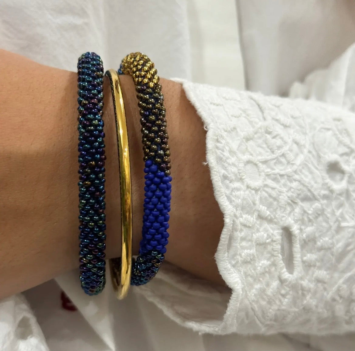 Fair produziertes Glasperlenarmband aus Nepal – nachhaltiger Schmuck von JUST Beauty & Lifestyle