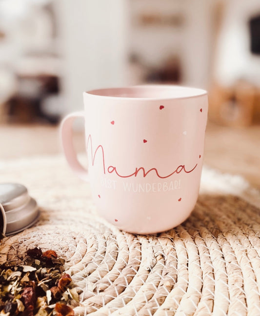 Henkelbecher aus Porzellan mit dem Aufdruck "Mama du bist wunderbar". Fassungsvermögen 0,35l