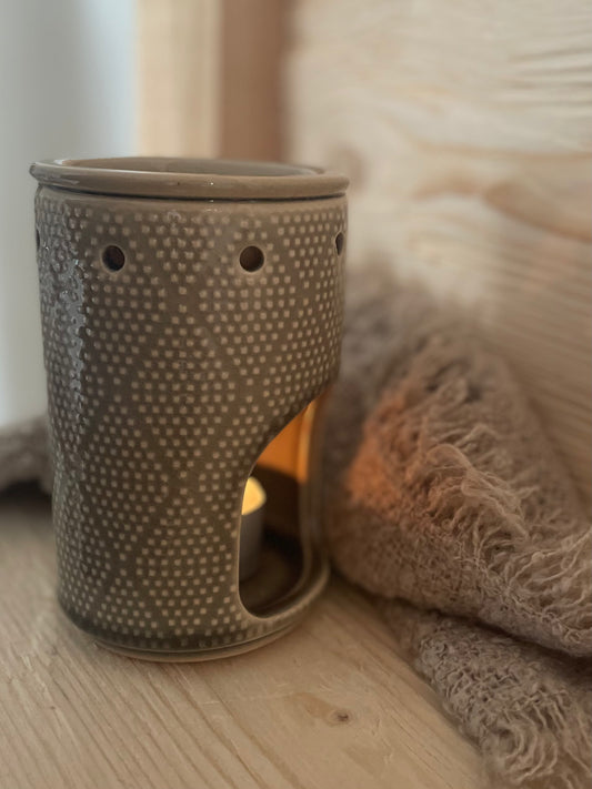 Olive Duftlampe aus Keramik im Boho Stil