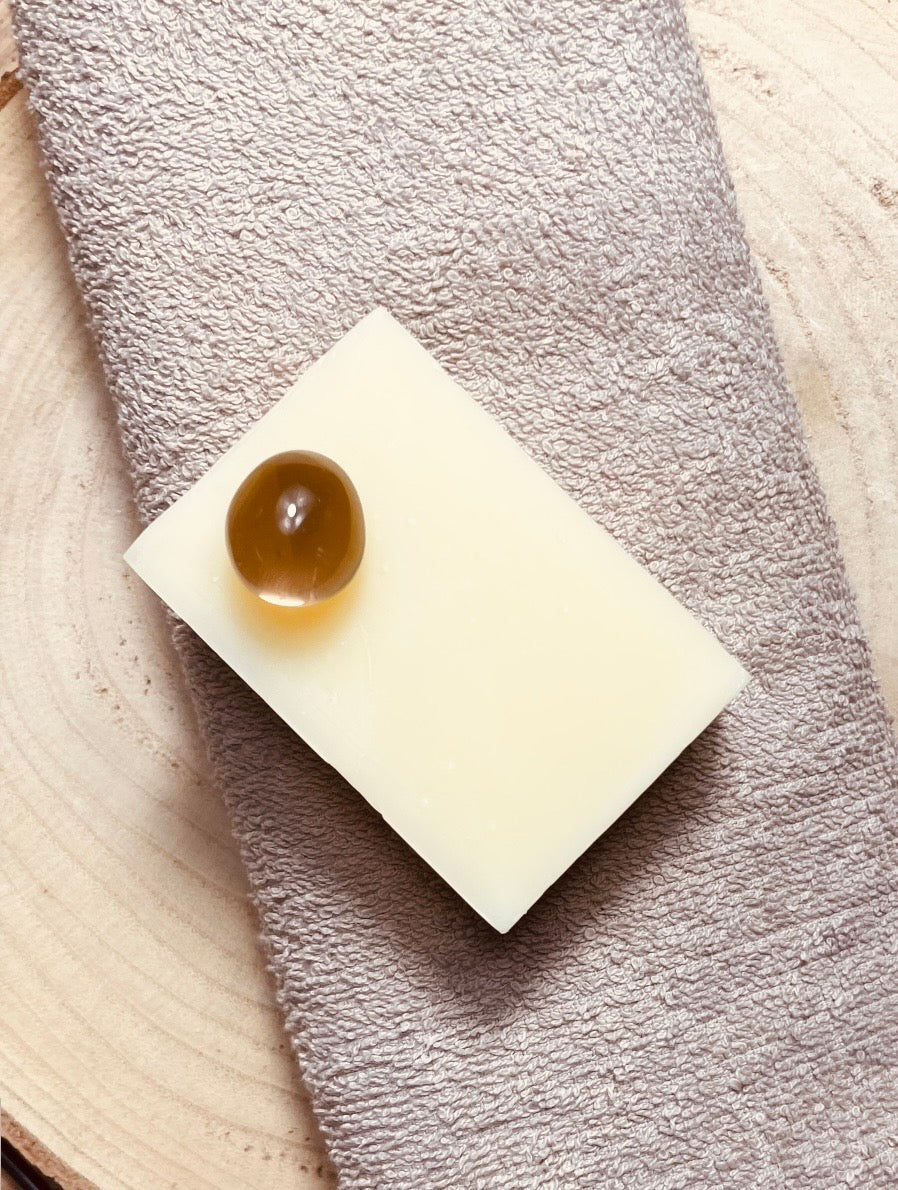 Zirbenseife mit Rauchquarz